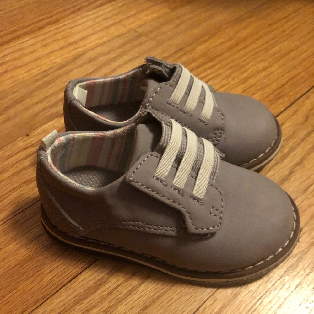 Cat & Jack gray baby boys dress shoes